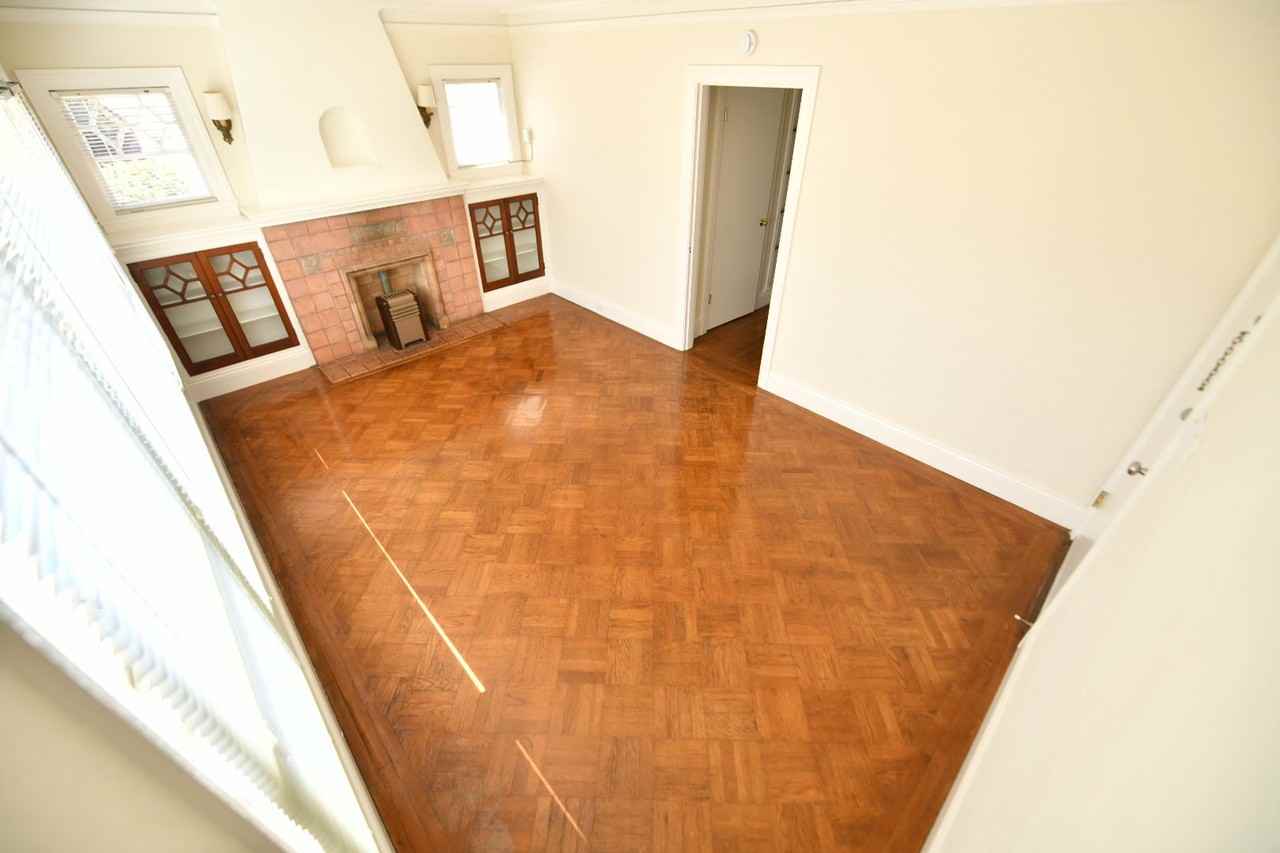 324 49th St - Photo 4 of 22