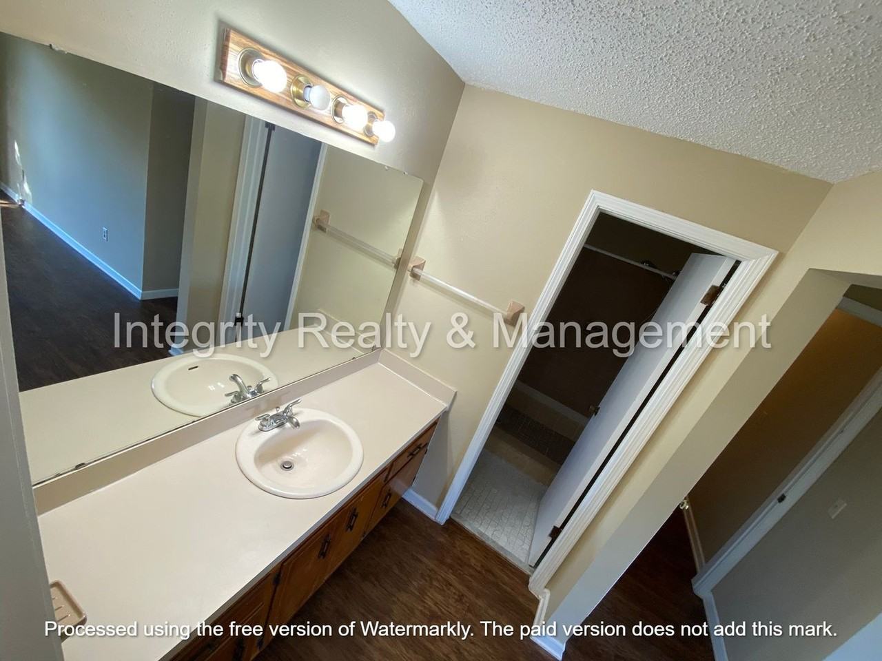2632 Grafton Dr - Photo 2 of 17