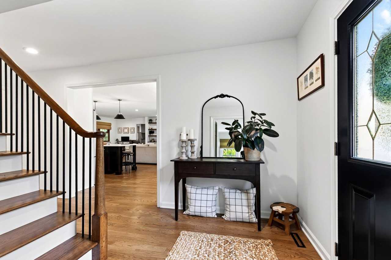 104 Shirley Dr - Photo 5 of 50