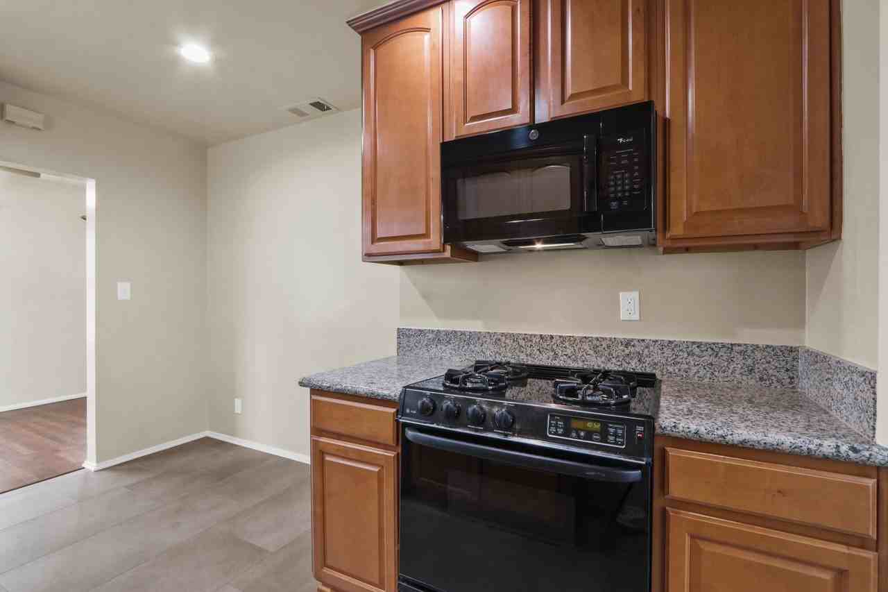 6122 Harvey Way - Photo 7 of 22