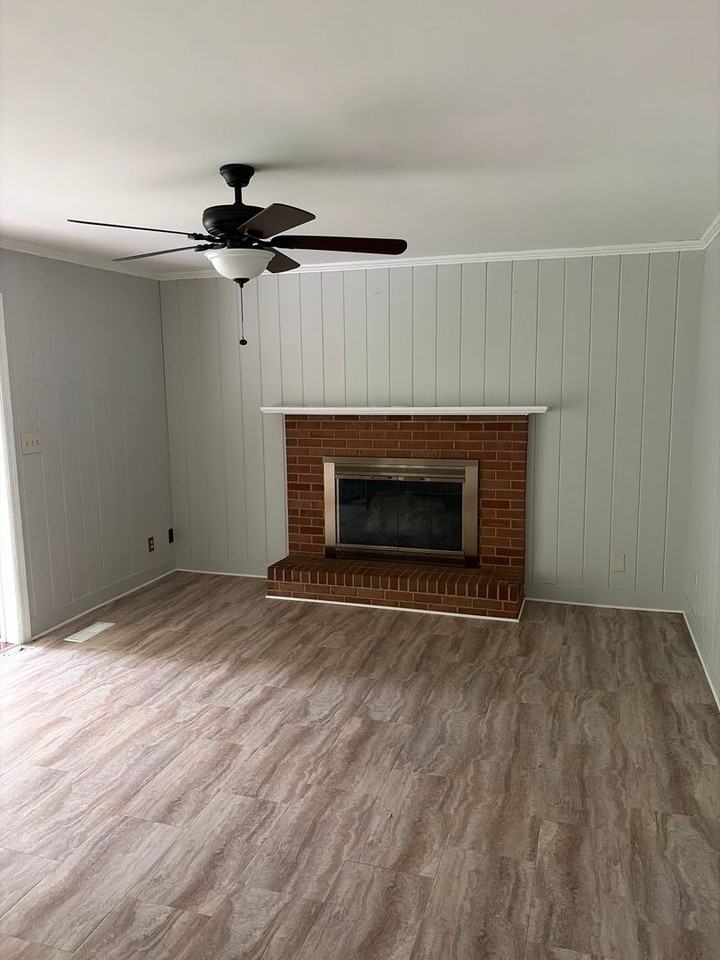 655 S Peace Haven Rd - Photo 7 of 19