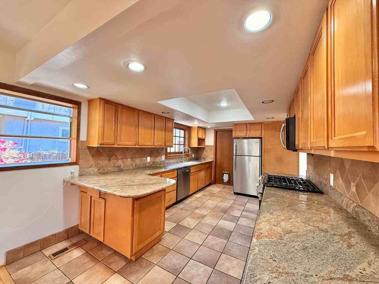 5616 Marne Ave - Photo 5 of 21