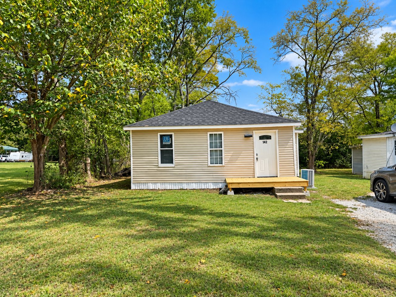 142 Warner Bridge Rd - Photo 2 of 13