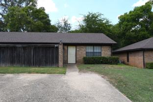 203 Parklane Dr - Photo 1 of 1