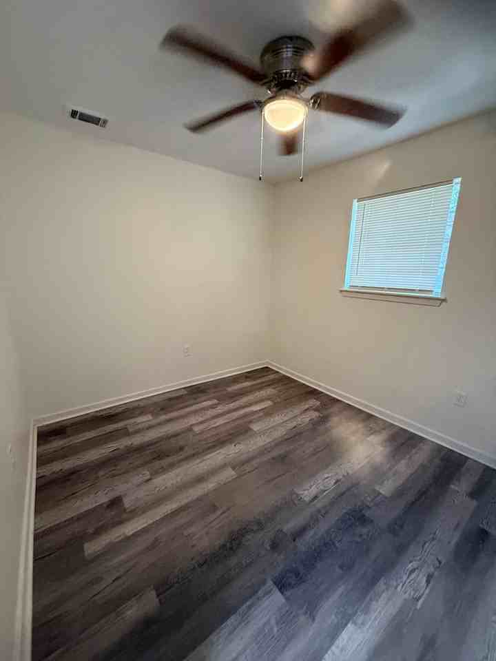 9364 Randall Ave - Photo 7 of 15