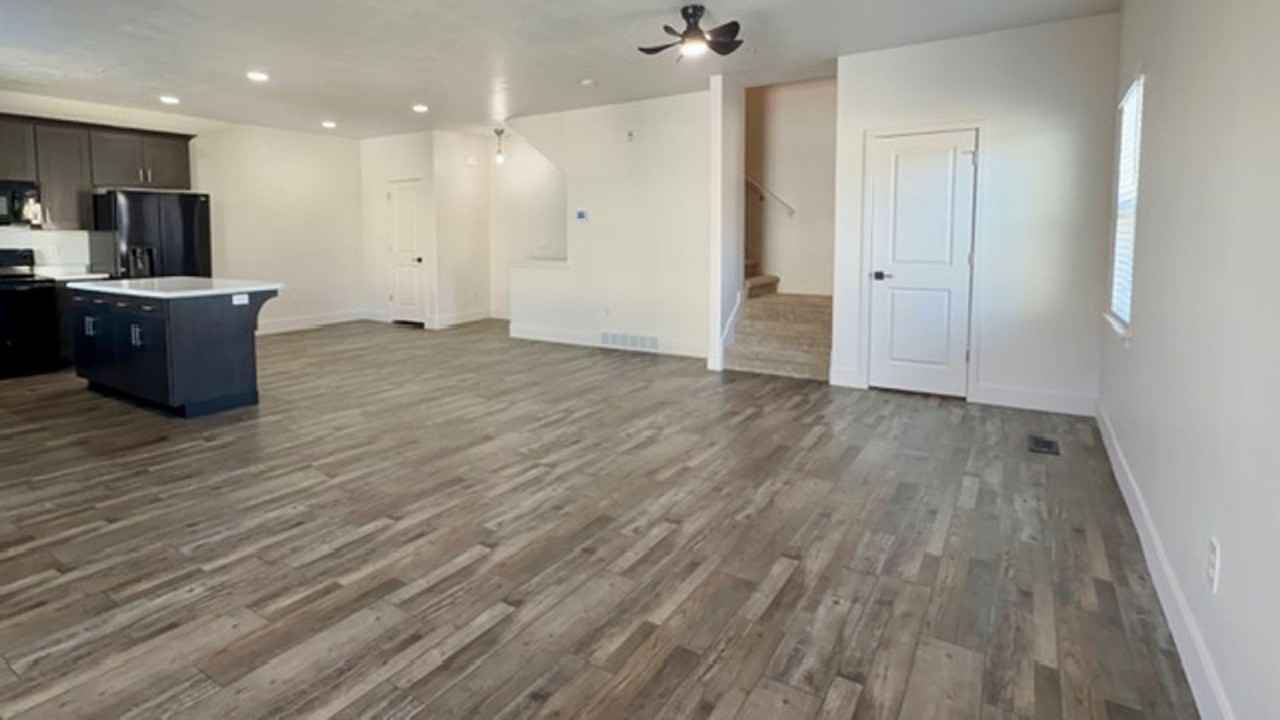 5411 W Mount Dana Pl - Photo 5 of 15