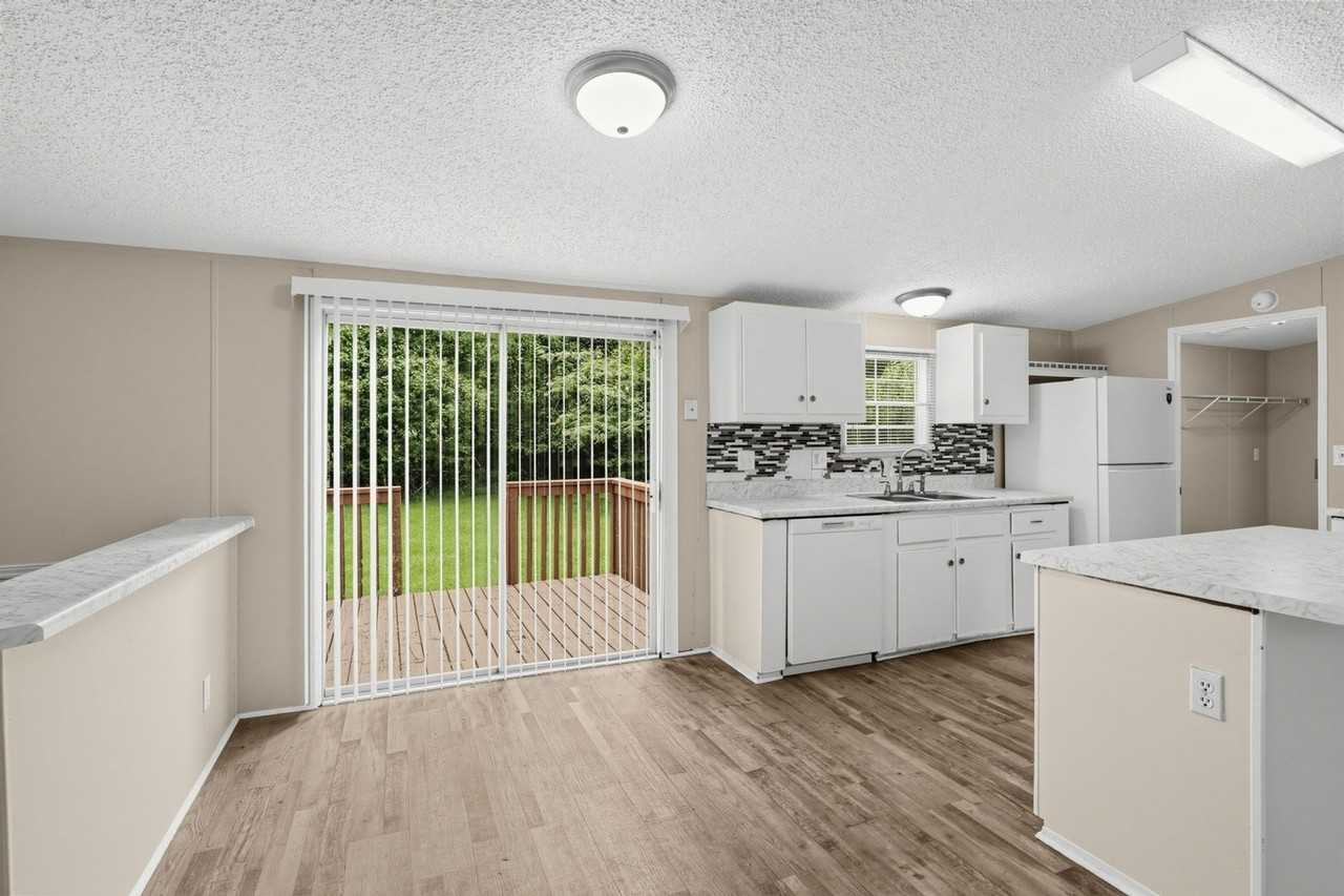 3520 Jack Kelly Rd - Photo 4 of 14