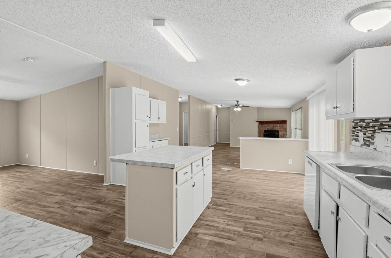 3520 Jack Kelly Rd - Photo 3 of 14