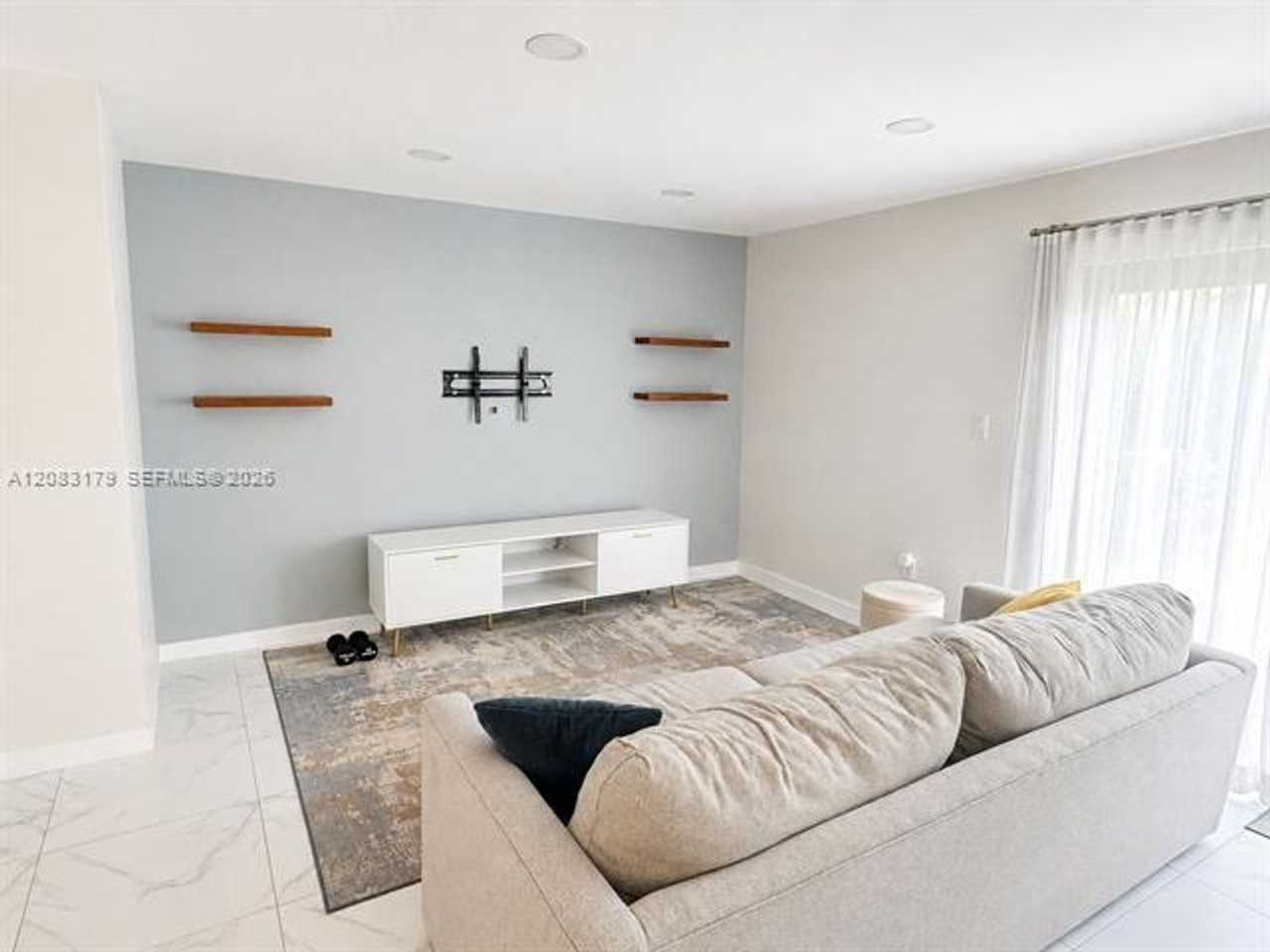 3408 3408 SW 112th Ave th 6-6 #6 - Photo 3 of 10