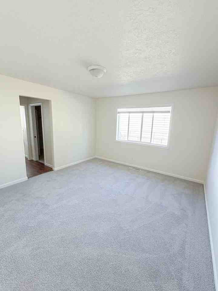 7493 Shadowwood St Ne - Photo 4 of 13