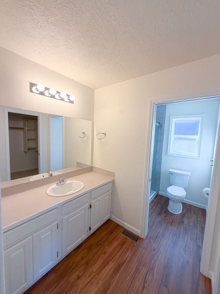 7493 Shadowwood St Ne - Photo 5 of 13
