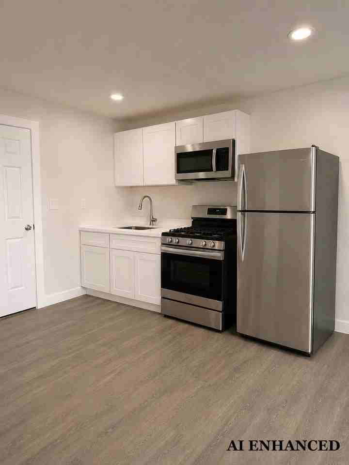 715 Poppy Ave - Photo 2 of 6