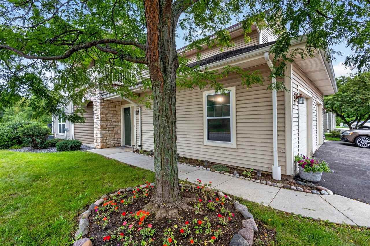 9411 S Cobblestone Way - Photo 2 of 30