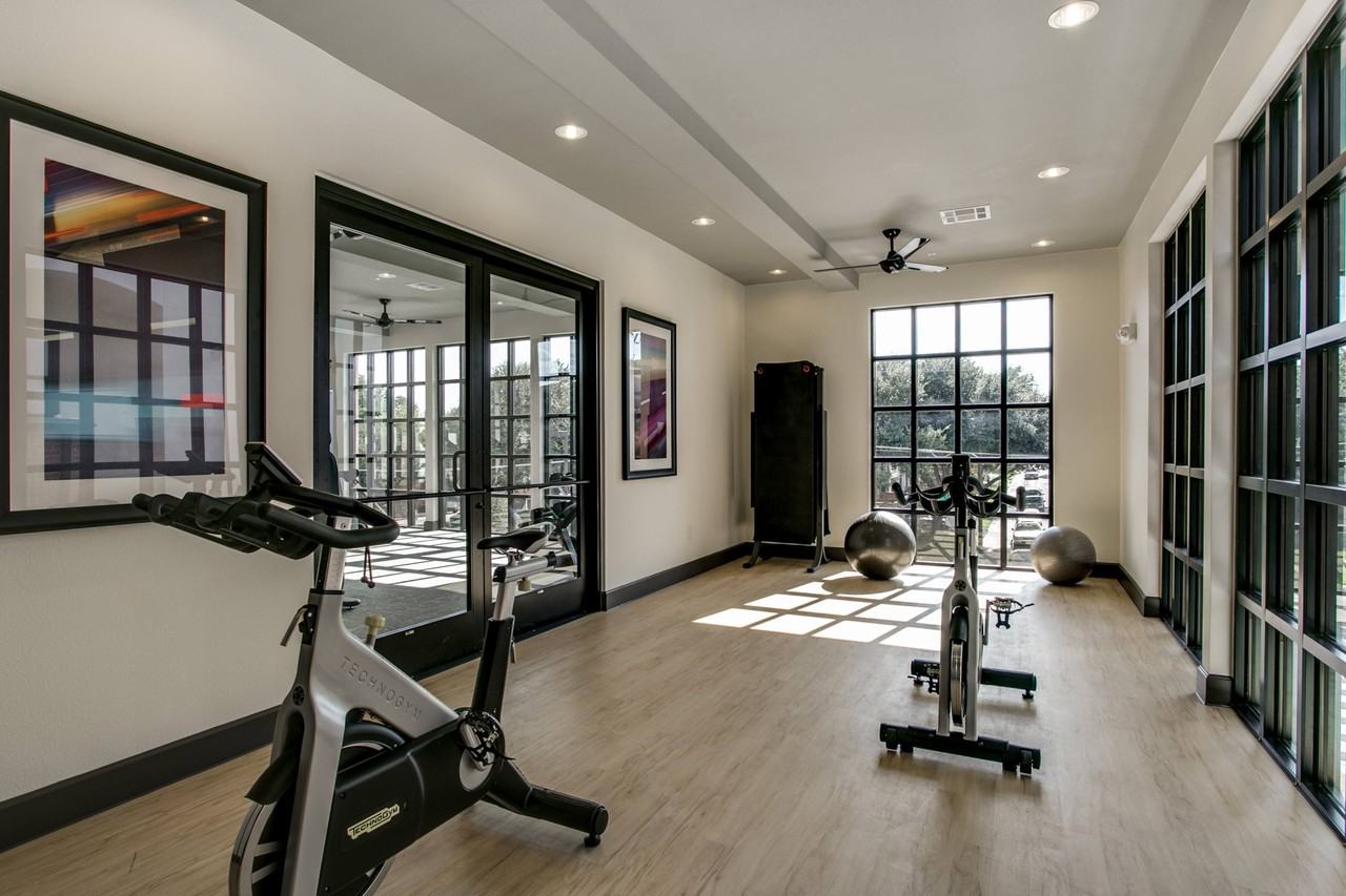 Loft and Row - Photo 7 of 33