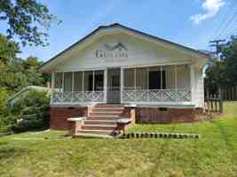 featured image of 1600 N Hamilton St