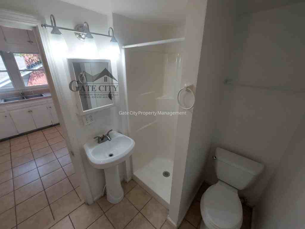 1600 N Hamilton St - Photo 5 of 17