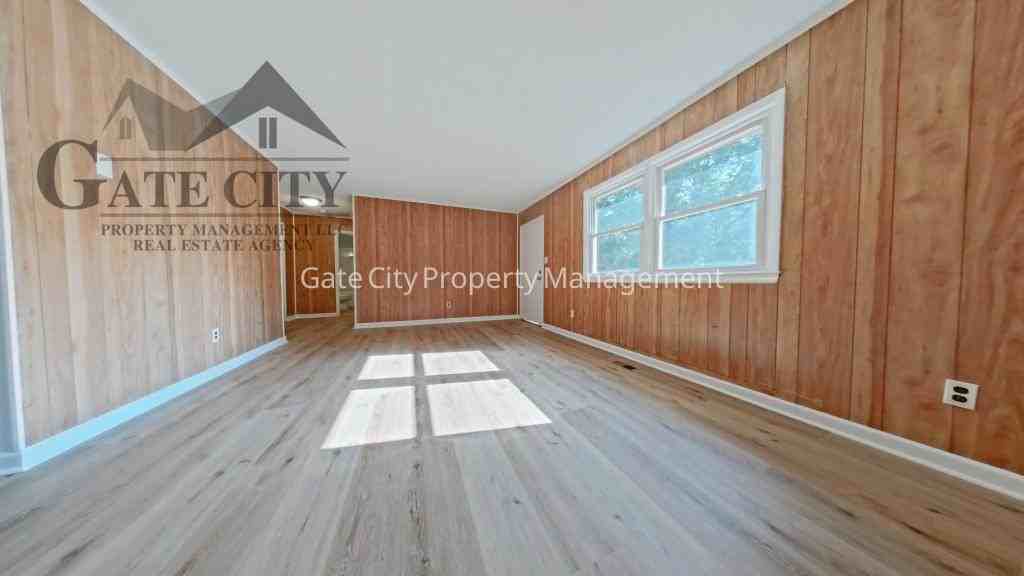 3205 Pine Valley Rd - Photo 4 of 14