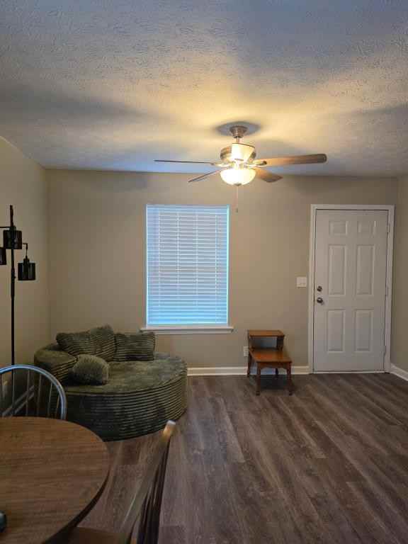 7560 Greenwood Rd - Photo 2 of 8