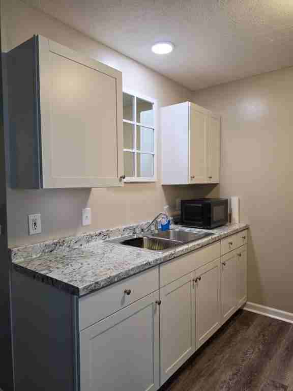 7560 Greenwood Rd - Photo 3 of 8
