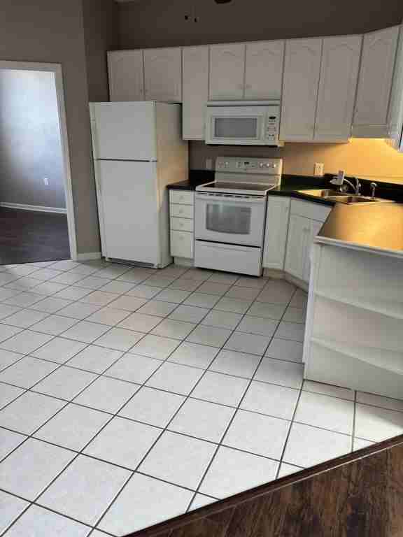 111 W Mckinney Ave - Photo 7 of 17