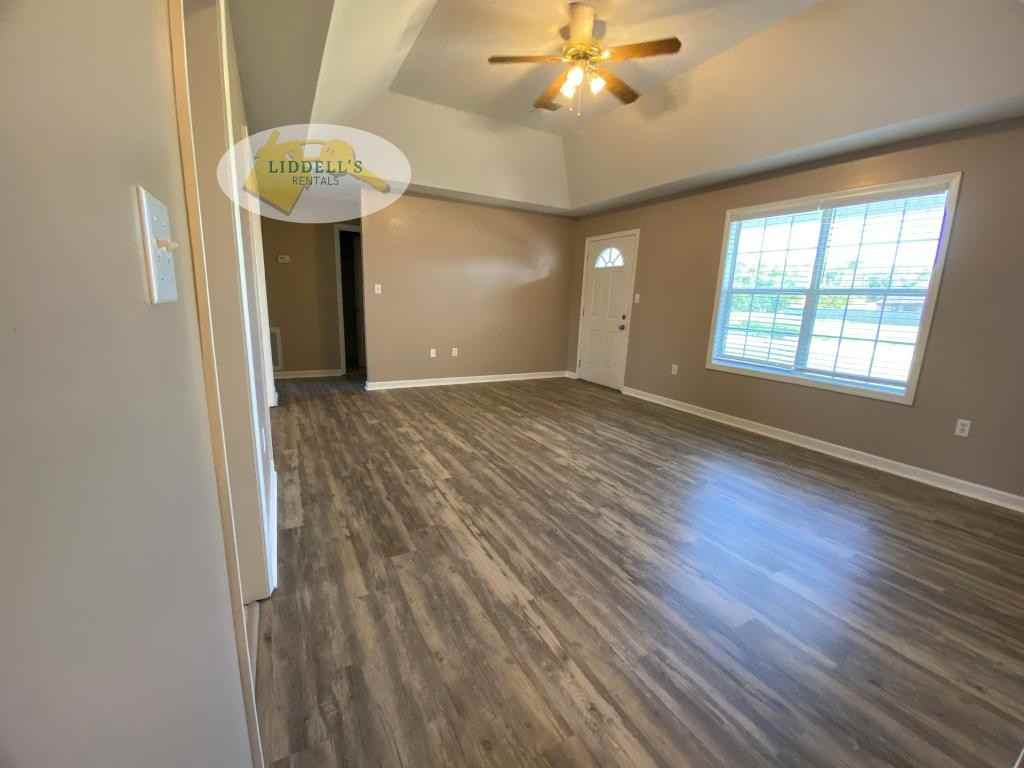 803 Kirkwood Dr - Photo 4 of 28