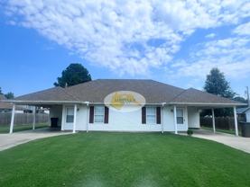 703 Baywood Dr - Photo 1 of 1
