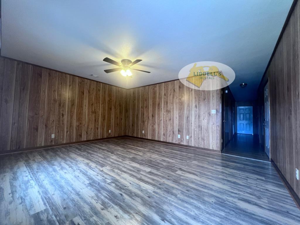 703 Baywood Dr - Photo 3 of 17