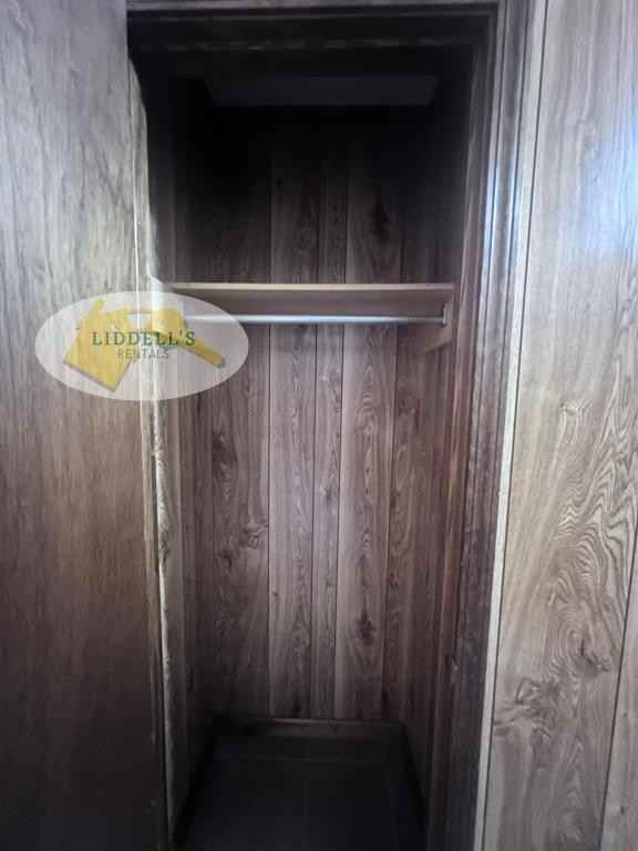 703 Baywood Dr - Photo 4 of 17