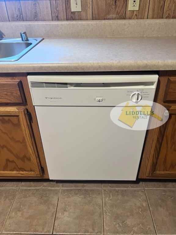 703 Baywood Dr - Photo 6 of 17