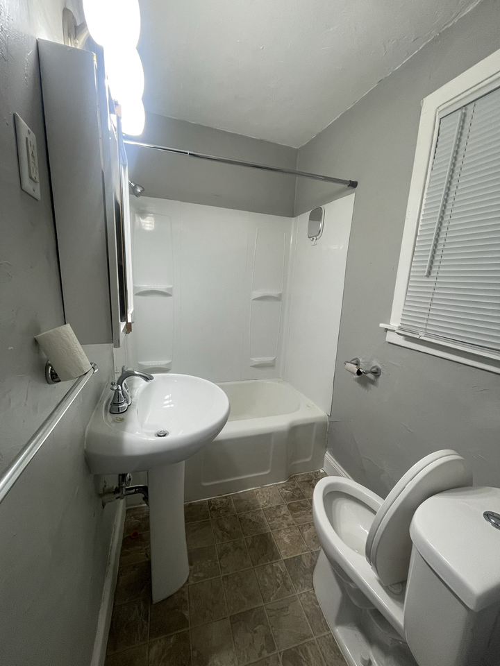 110 S Jackson St #110UPPR - Photo 2 of 3