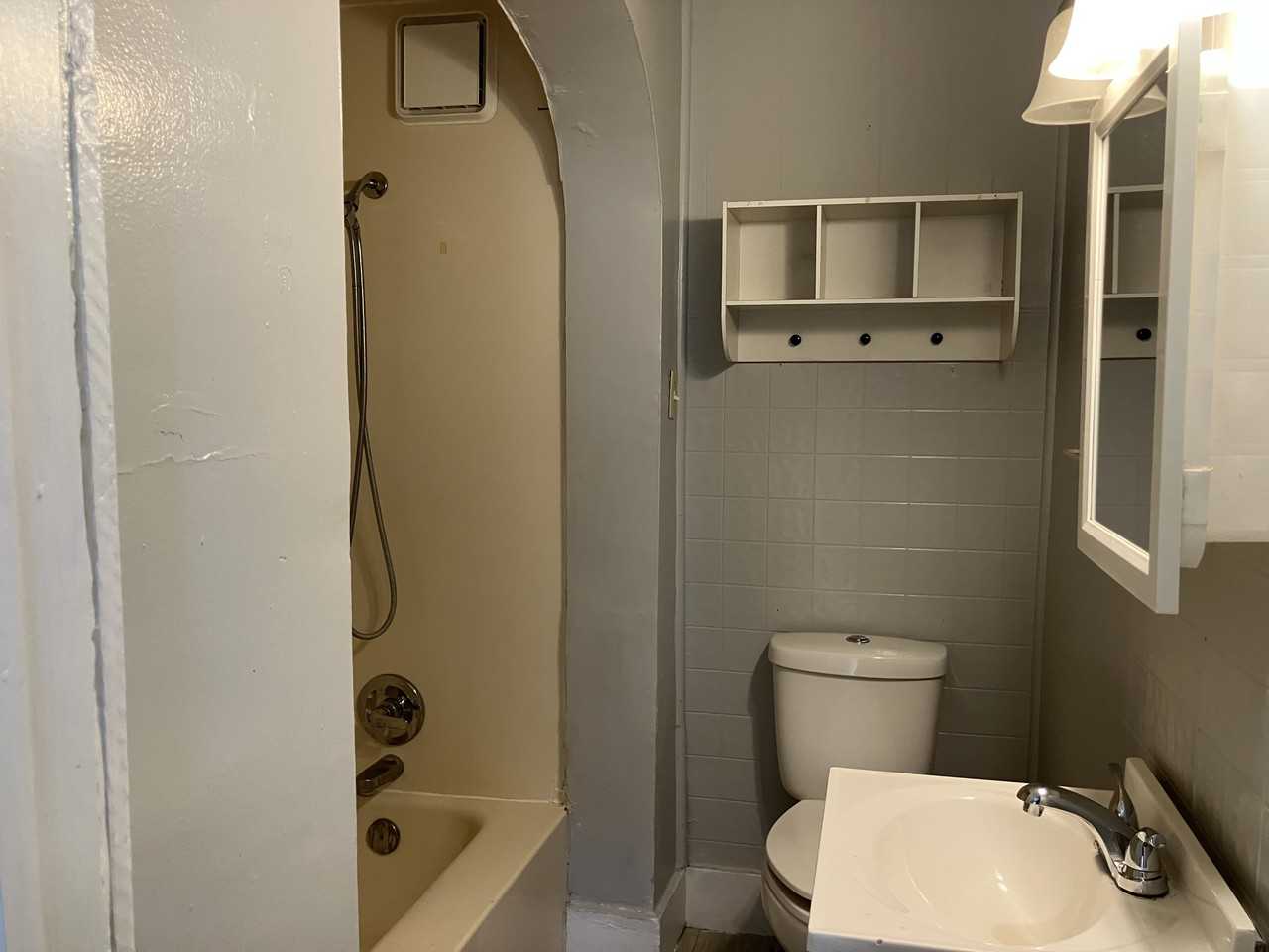 123 N 18th St #123N18thST - Photo 3 of 16
