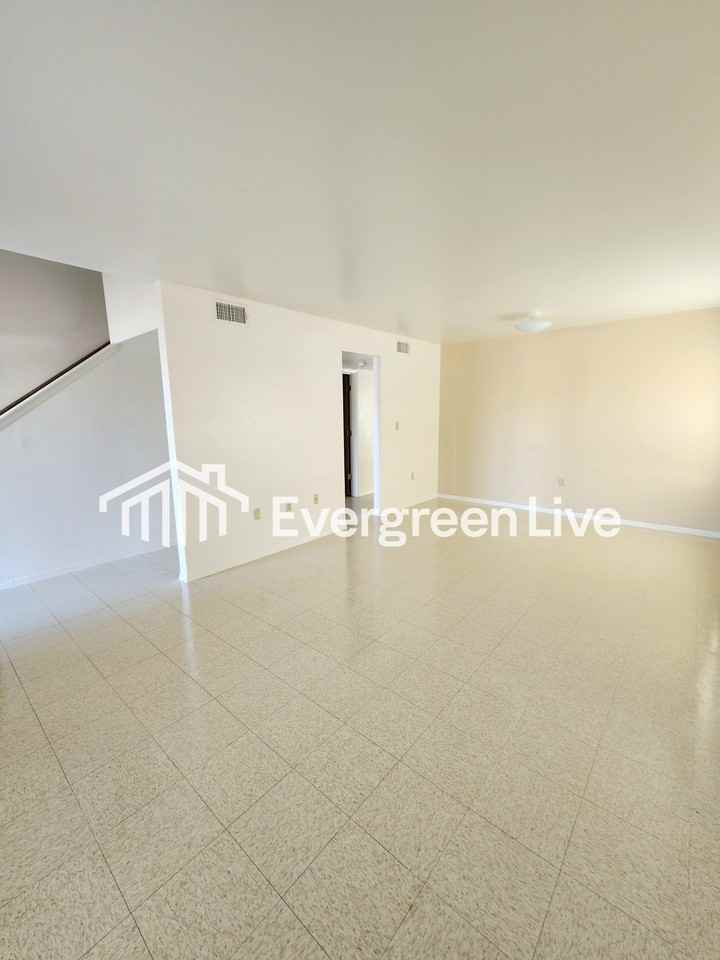 220 Raven Dr - Photo 3 of 27