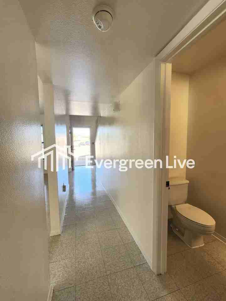 220 Raven Dr - Photo 5 of 27