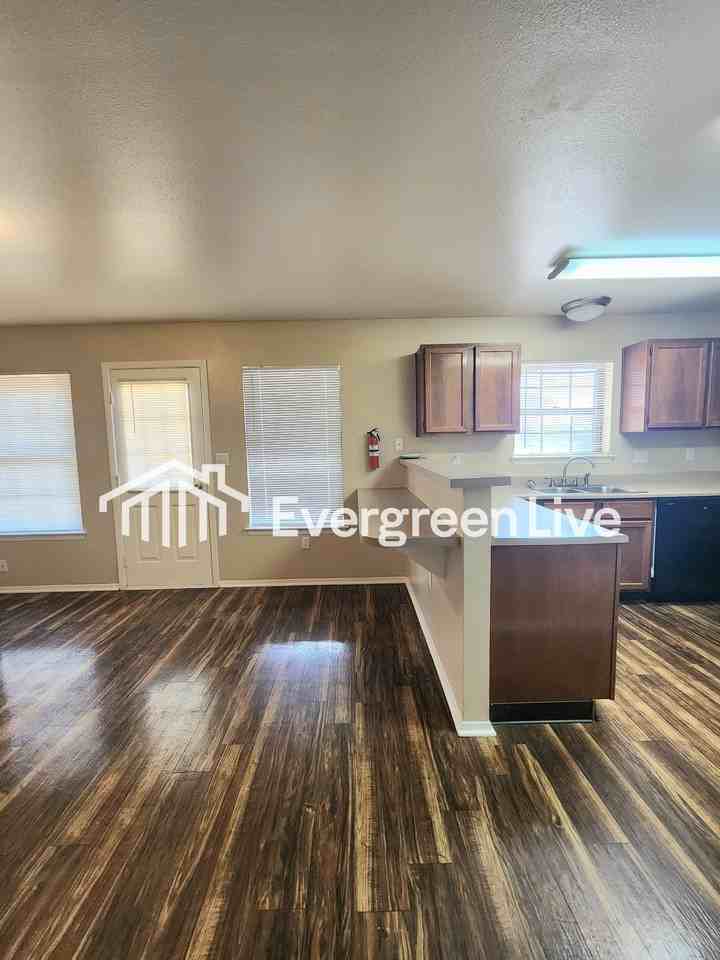 4121 Lew Wallace Dr - Photo 6 of 26