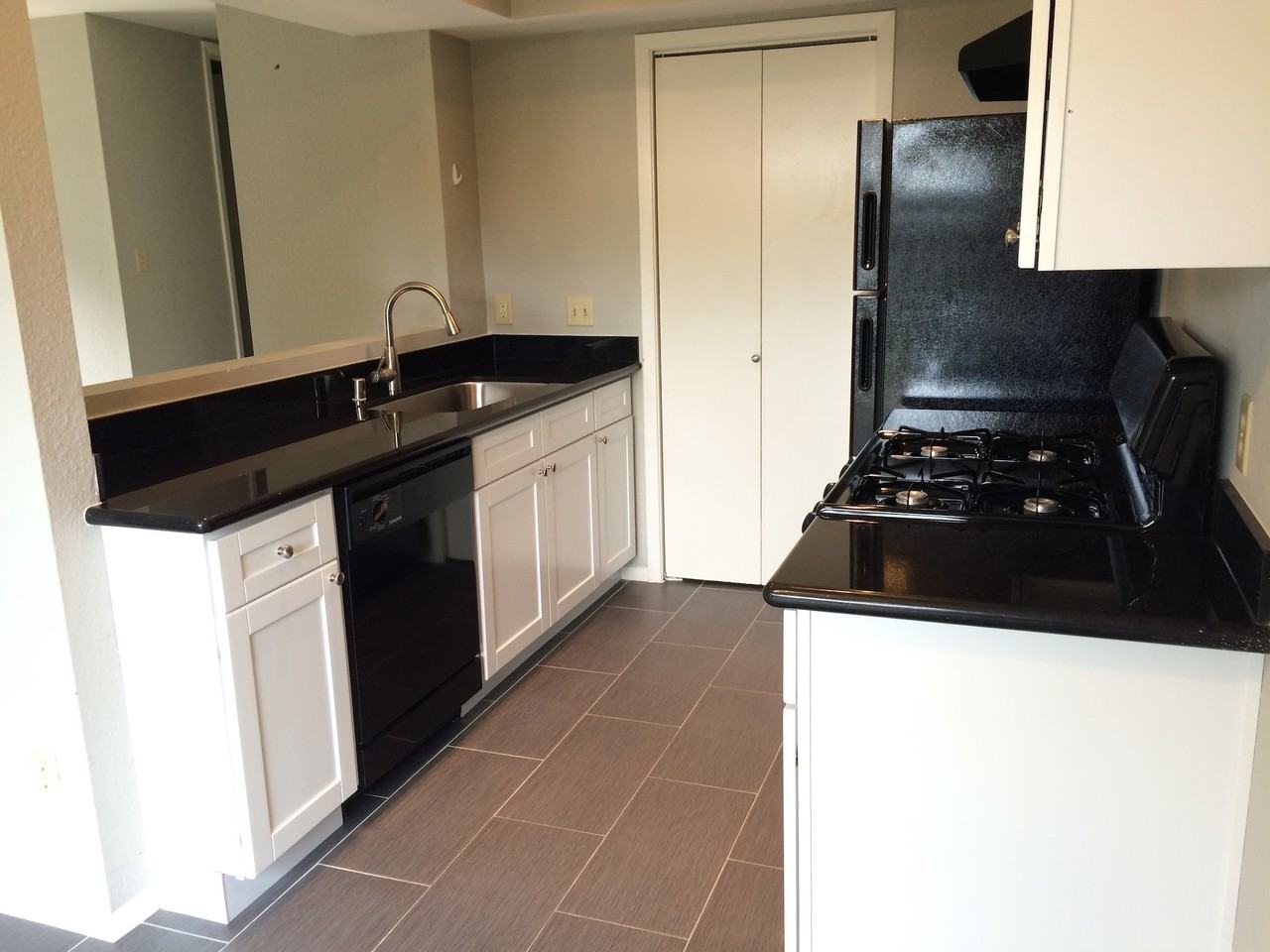 6003 Cougar Dr #D - Photo 6 of 14