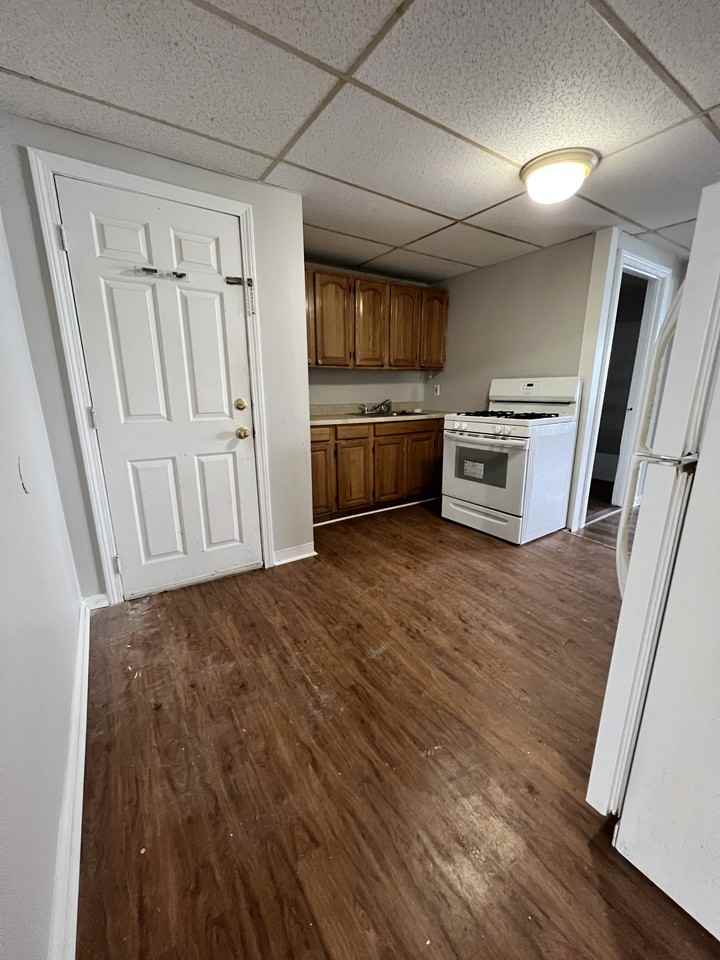 668 3rd St #2N - Photo 3 of 8