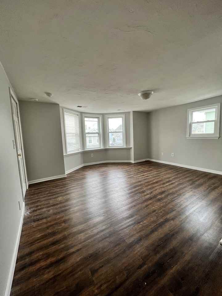 668 3rd St #2N - Photo 4 of 8