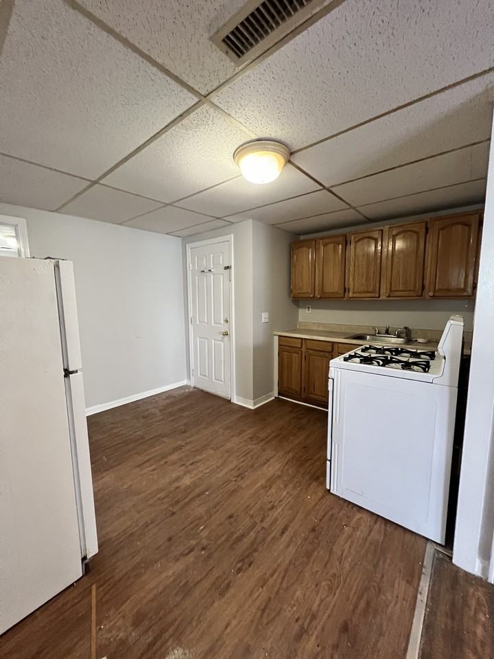 668 3rd St #2N - Photo 7 of 8