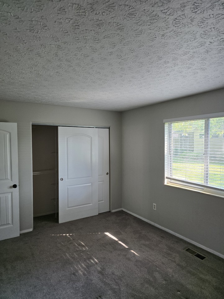 522 Holderman Pl #524 - Photo 3 of 10