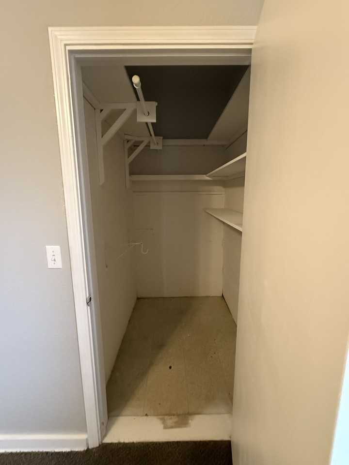 1713 N Little Ave - Photo 2 of 10