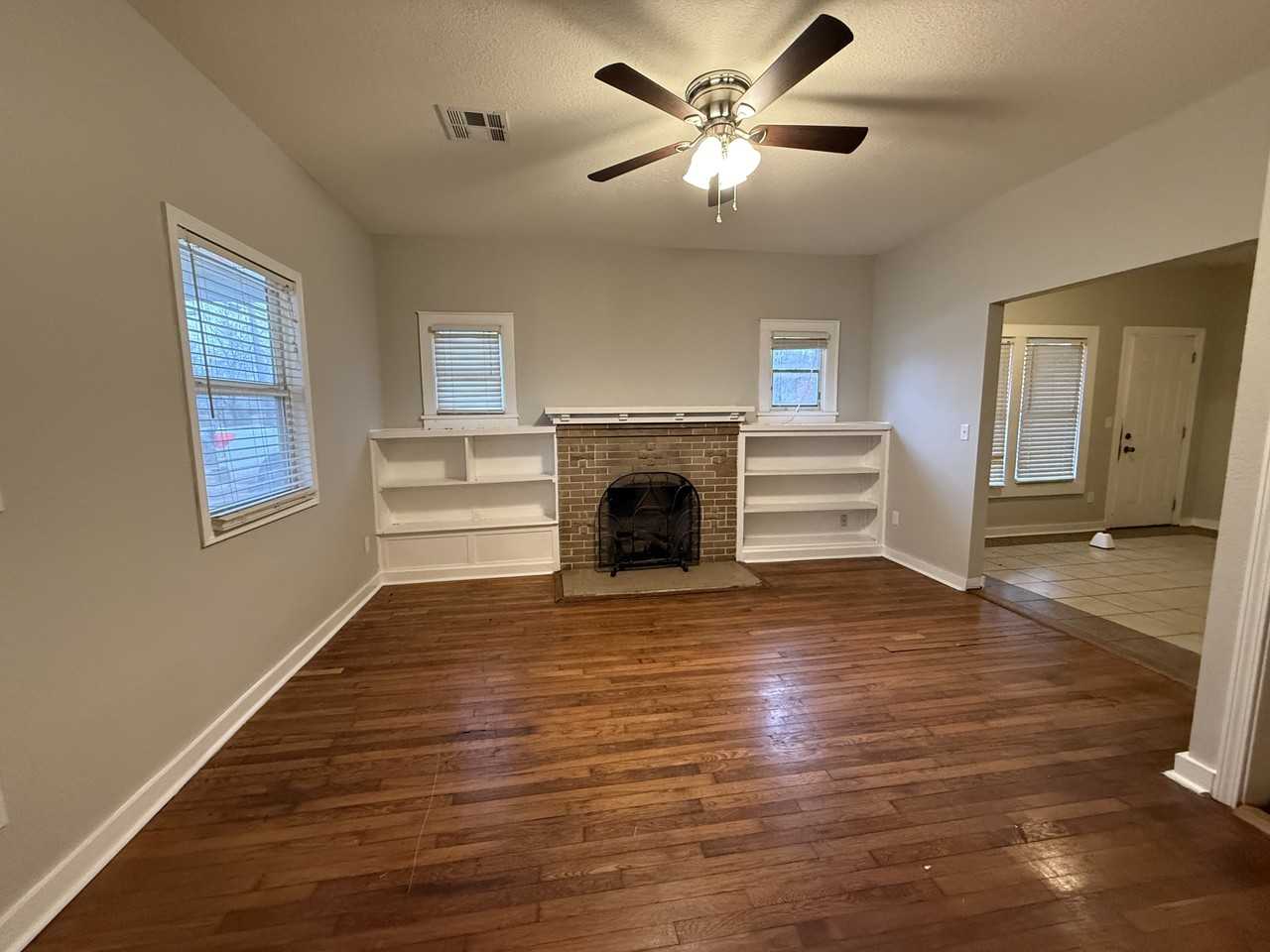 1713 N Little Ave - Photo 4 of 10