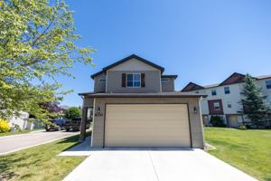 featured image of 630 S Grey Pine Ln