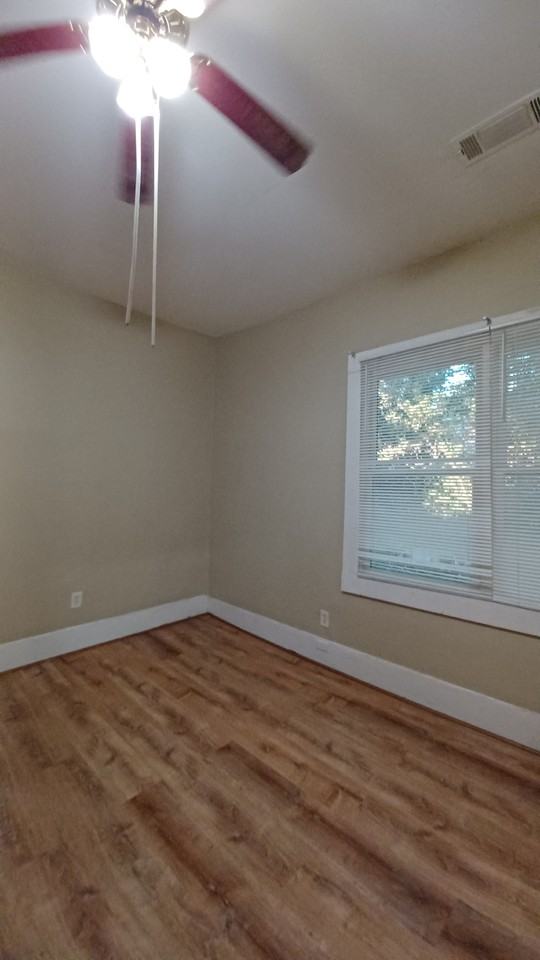 1079 Mayson Turner Rd Nw #B - Photo 5 of 11