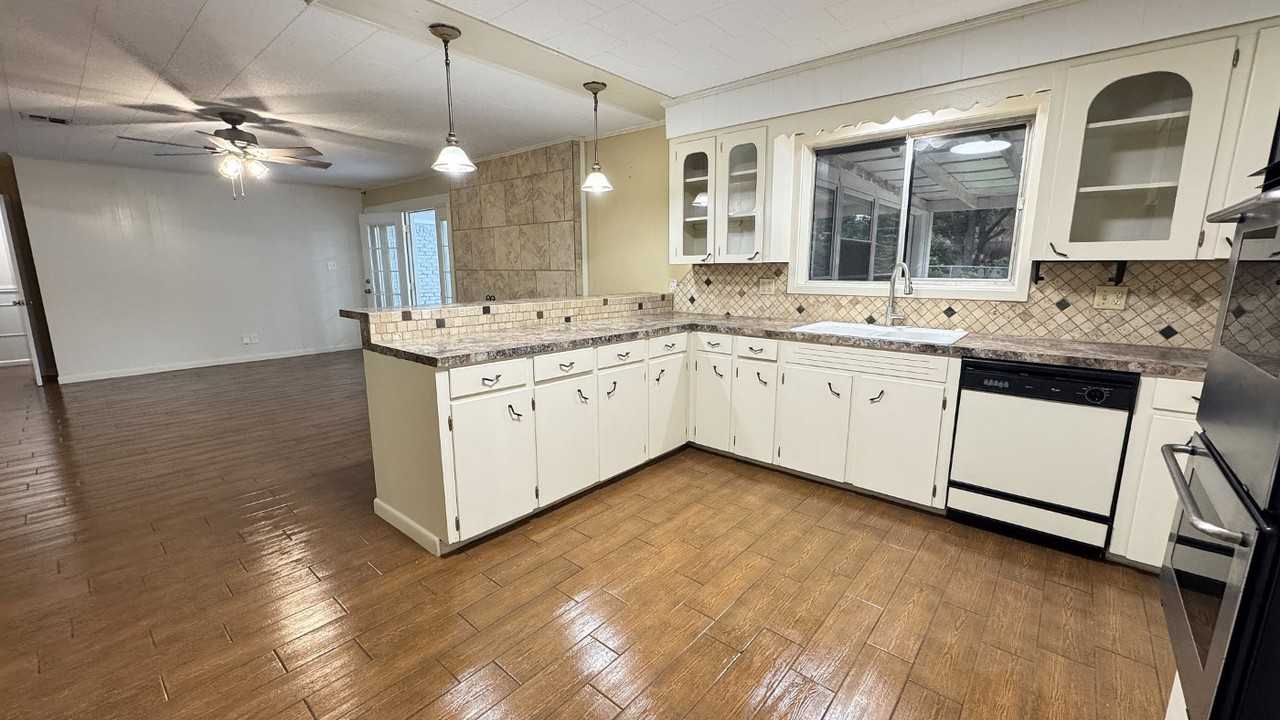 402 Maridale Dr - Photo 7 of 25