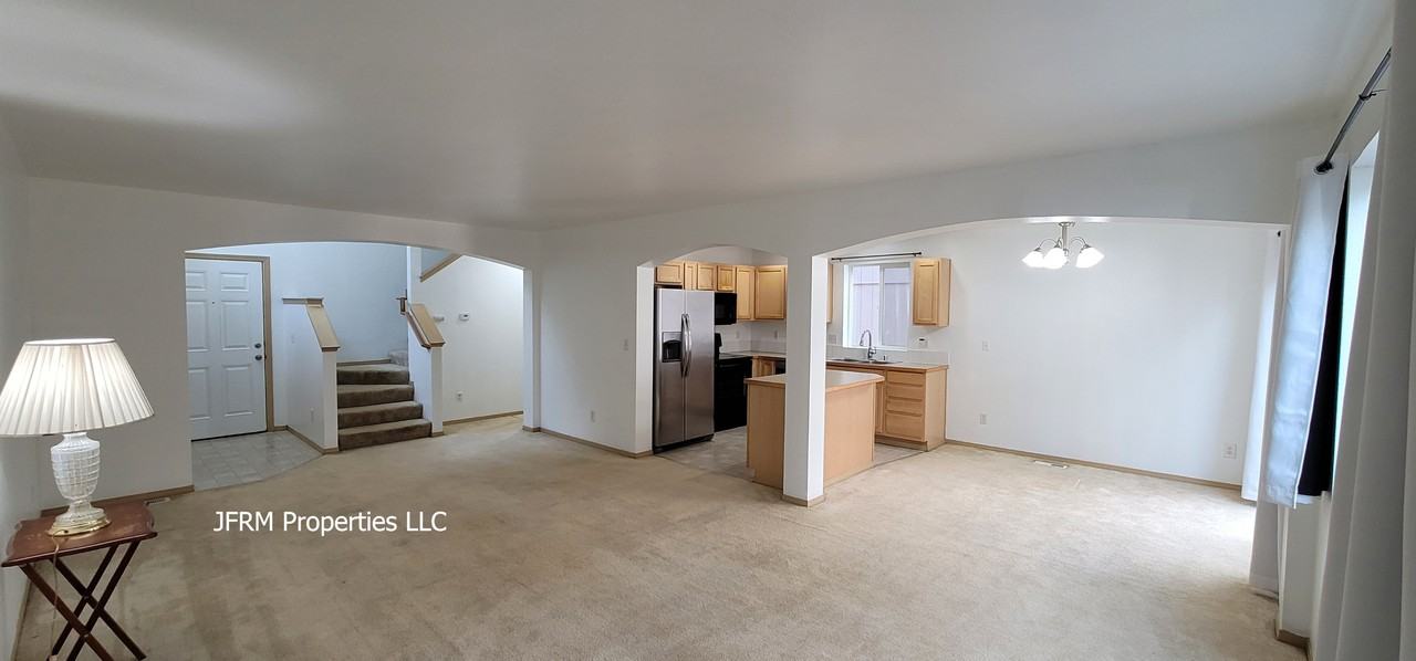 7333 178 Street Ct E - Photo 3 of 18