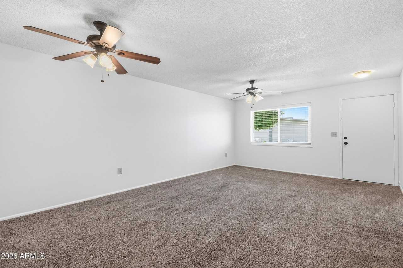 10922 W Santa Fe Dr - Photo 4 of 22
