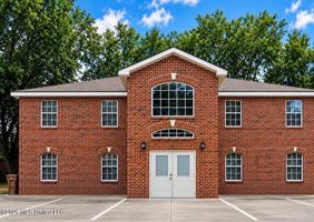 featured image of 18043 Old Highway 49