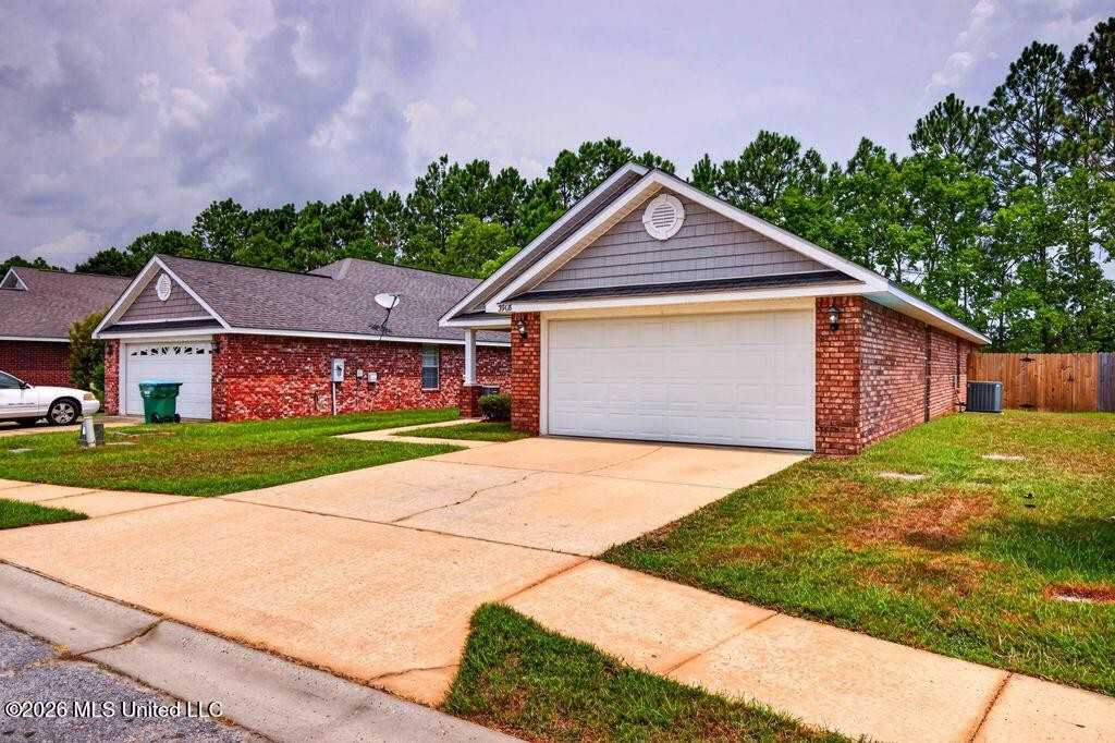 3908 Timberlake Dr - Photo 3 of 36