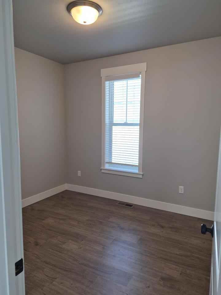 1661 Annas Garden Ln - Photo 5 of 10