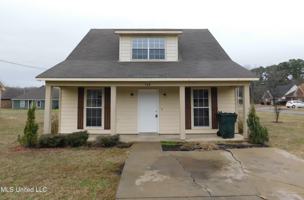 featured image of 144 Flower Cir
